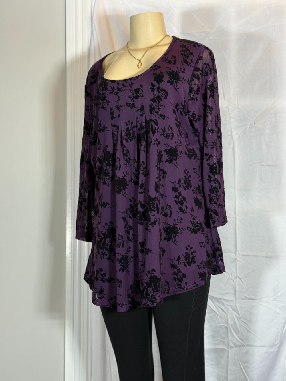 Valolia Long Sleeve Sheer Outer Layer Purple Floral Print Blouse Women's XL UEC!